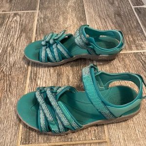 Teva girls sandals